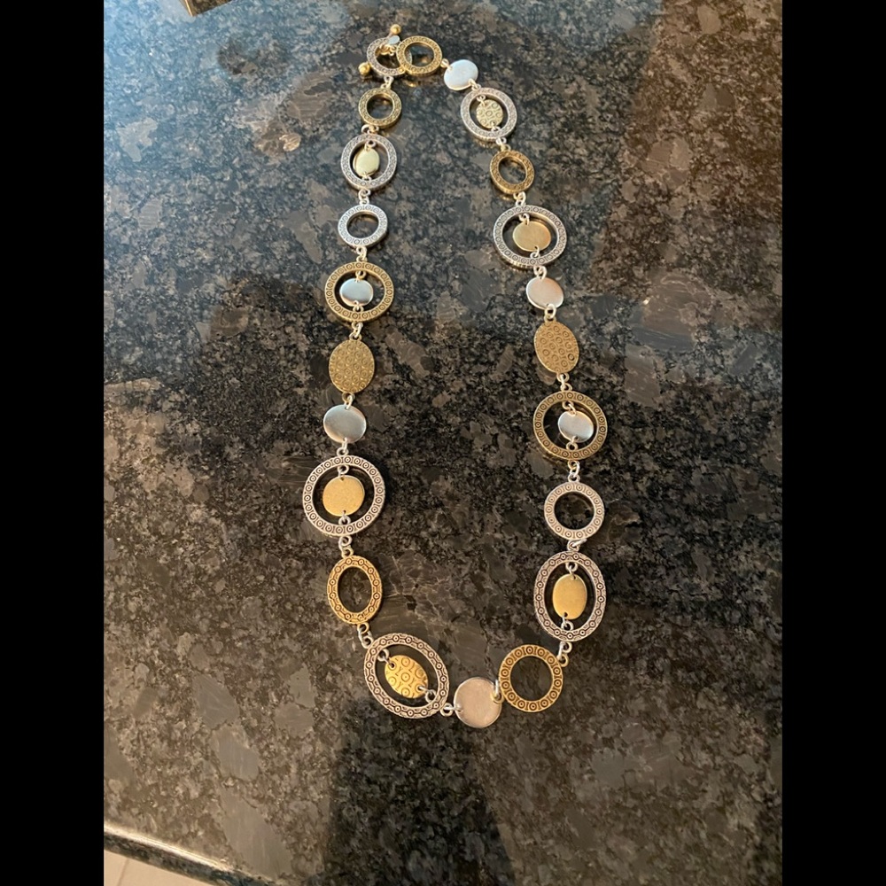 Two tone toggle necklace